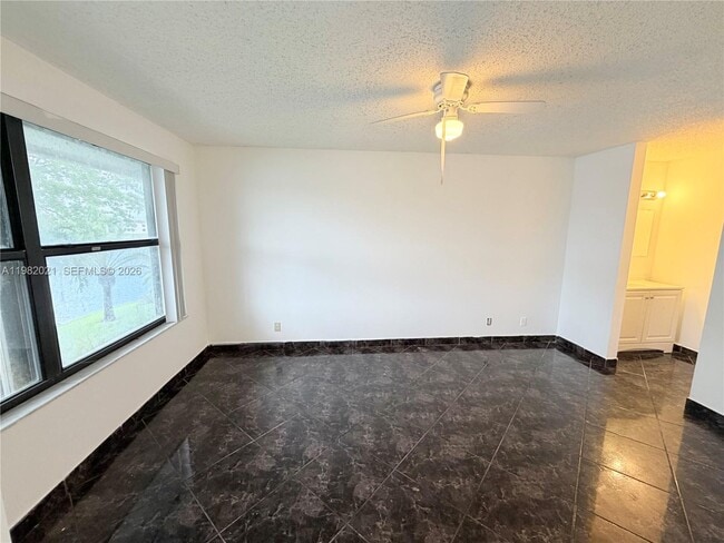 Photo - 206 Lake Pointe Dr Unit 206