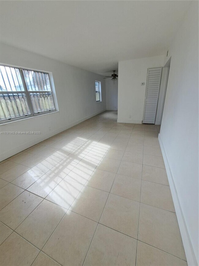 Photo - 1006 10th St Unidad 2