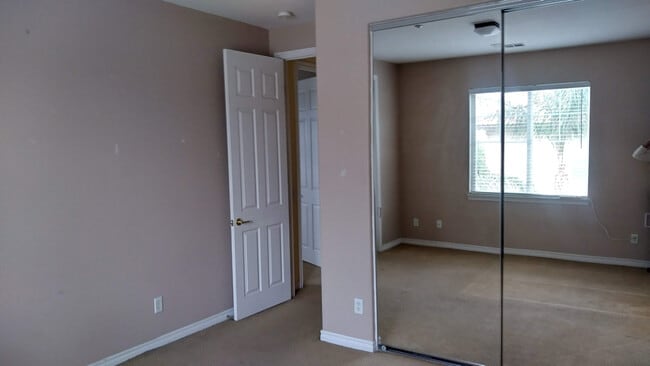 Photo - 17 S La Salle St