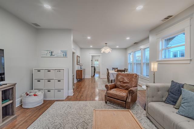 Photo - 5822 Belmont Ave