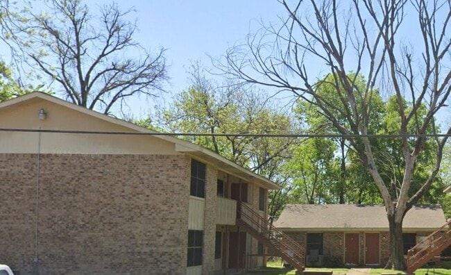 Photo - 812 E Palestine St