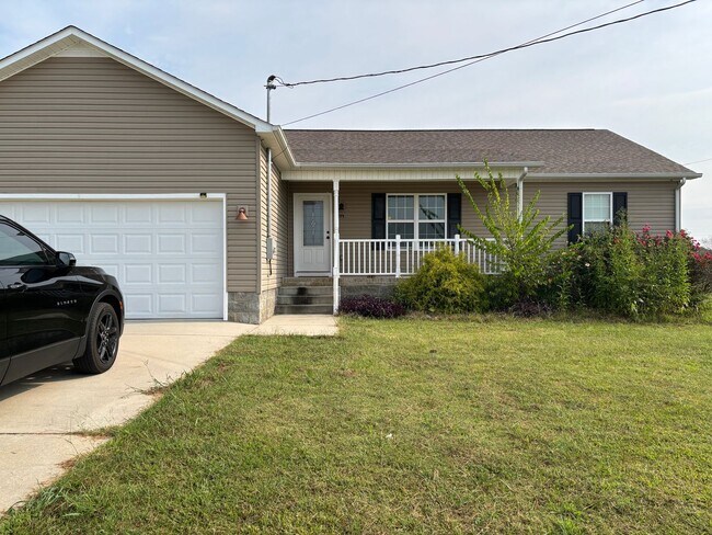 Building Photo - 3 Bedroom in Well Established Neighborhood Rental