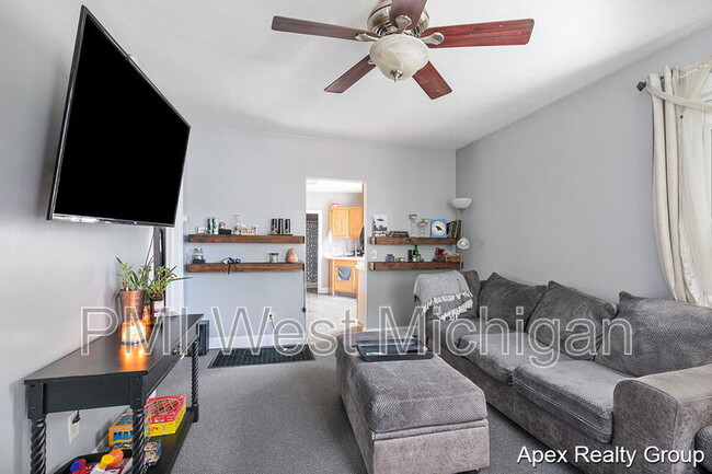 Photo - 1530 Quarry Ave NW Unit 1
