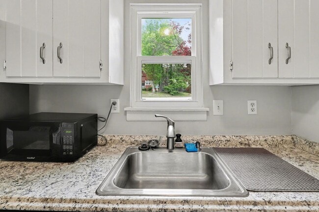 Photo - Beautiful 3 Bedroom Home in North Chesterfield ***Available Early July 2026***