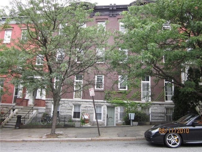 Building Photo - 100 Bowen St Unit 1W