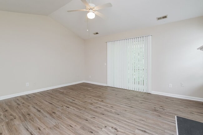 5123 Rina Ct