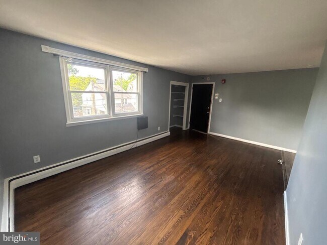 Building Photo - 1201 W Chelten Ave Unit 6