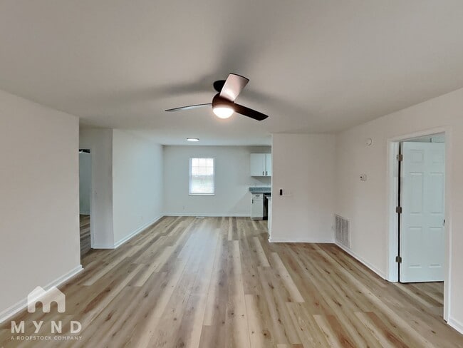 Photo - 302 Clancy St