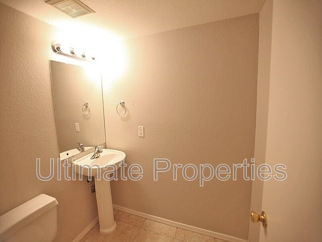 Photo - 5911 W Shangri La Rd