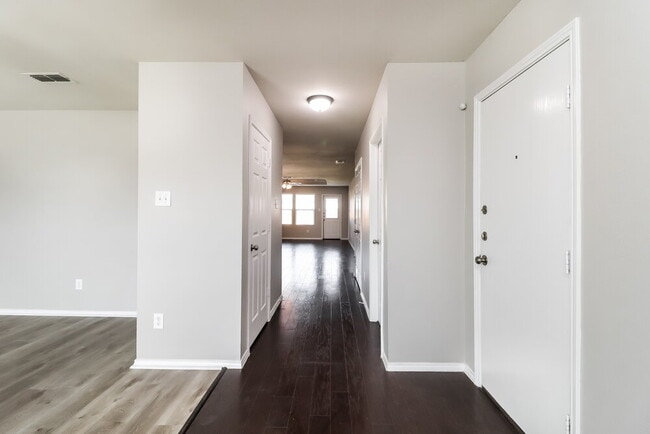 Photo - 10009 Calcite Dr
