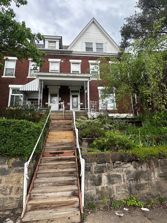 Building Photo - 618 Airbrake Ave Rental