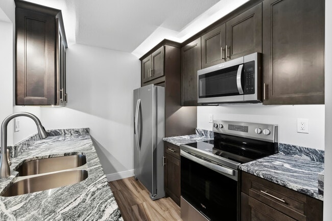 Building Photo - 2518 SE Anchorage Cove Unit B-1