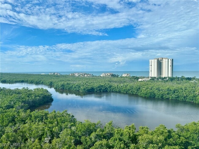 Building Photo - 8990 Bay Colony Dr Unit 901