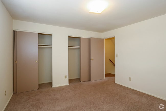 2 Bedroom/ 1 1/2 Bath Townhome - Unfurnished
