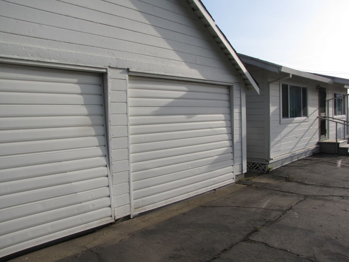 Photo - 15573 E Milton Rd