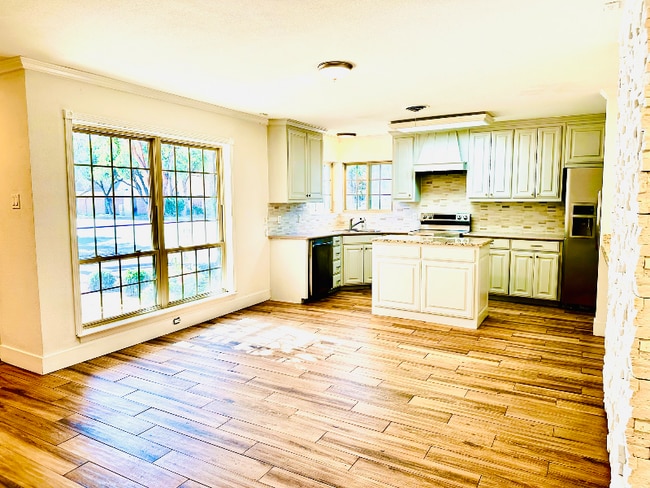 Photo - 4084 Purdue Ave