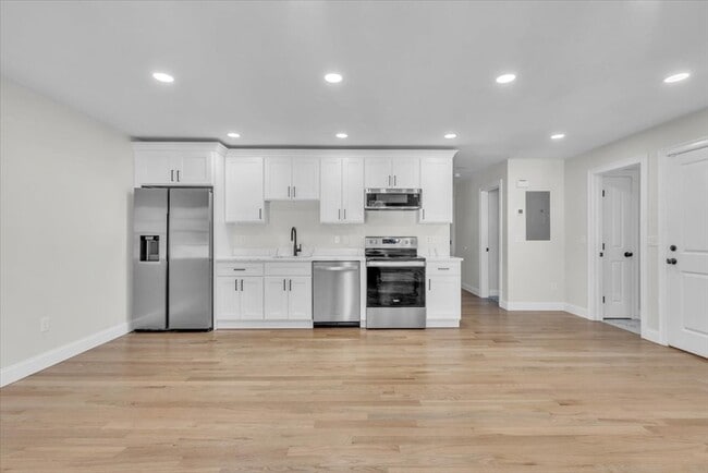 Photo - 16-18 Peckham Ave Unit 2