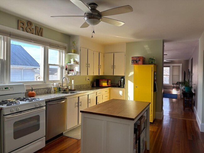 Building Photo - 88 Quincy St Unit 2