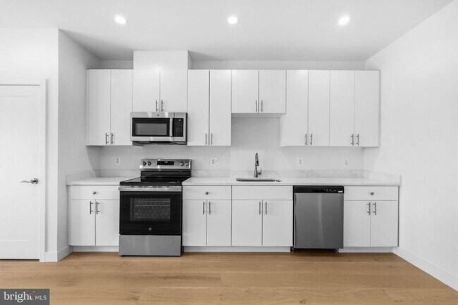 Photo - 2532 Elvans Rd SE