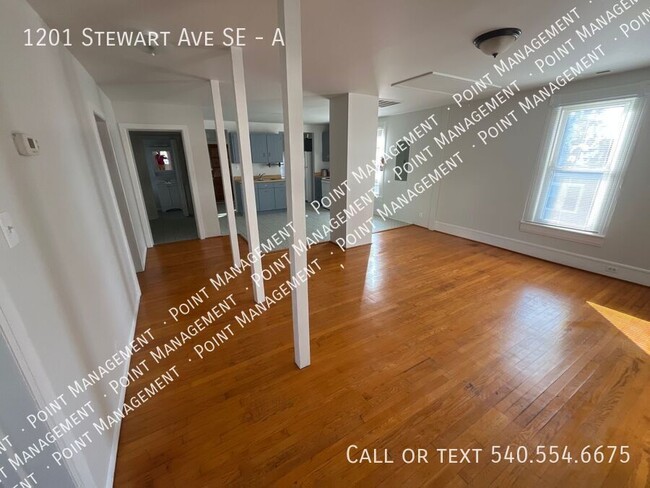 2 Bedroom 1 Bath Apartment-Available Now!! - 2 Bedroom 1 Bath Apartment-Available Now!! Unit A