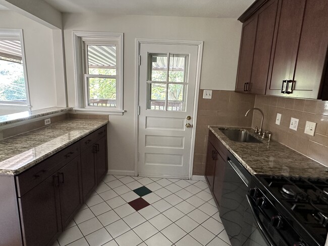 Photo - 1113 Twinbrook Dr