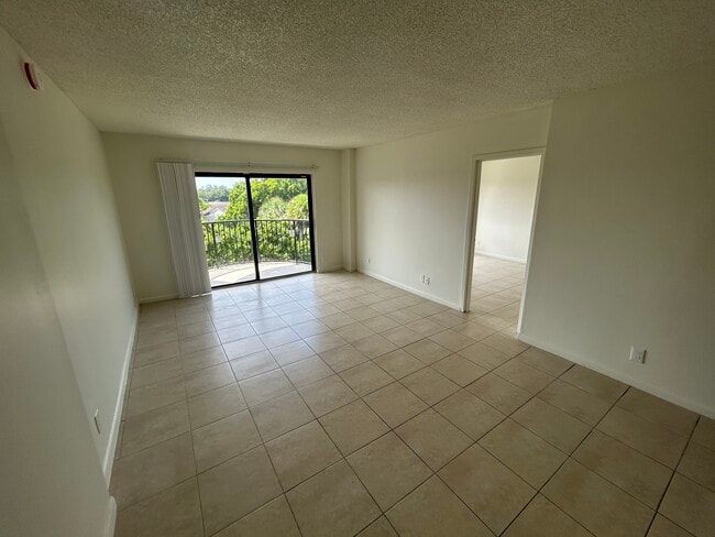 Photo - Elizabeth Gardens at Lauderhill