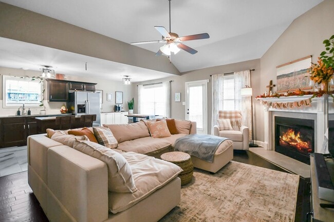 Photo - Pet Friendly Three Bedroom!