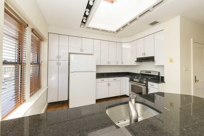 Photo - 344 Harvard St Unidad 3 Rental