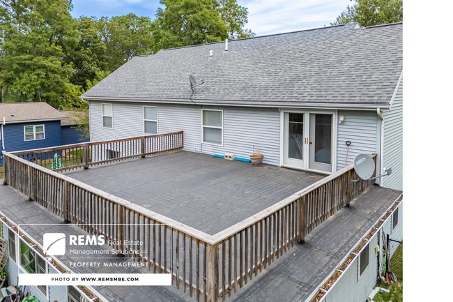 Photo - 815 Island Ct