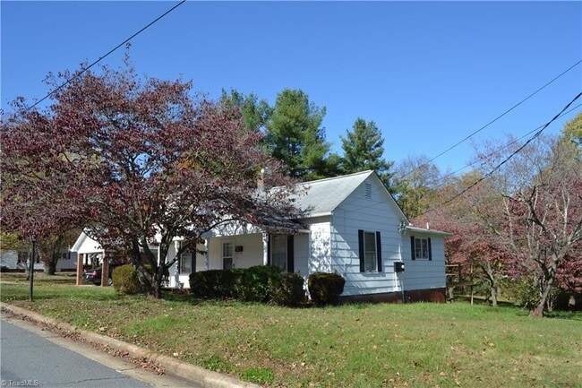 Photo - 601 W Washington St