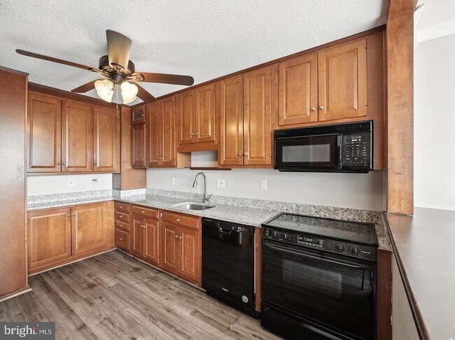 Photo - 2059 Huntington Ave Unit 907