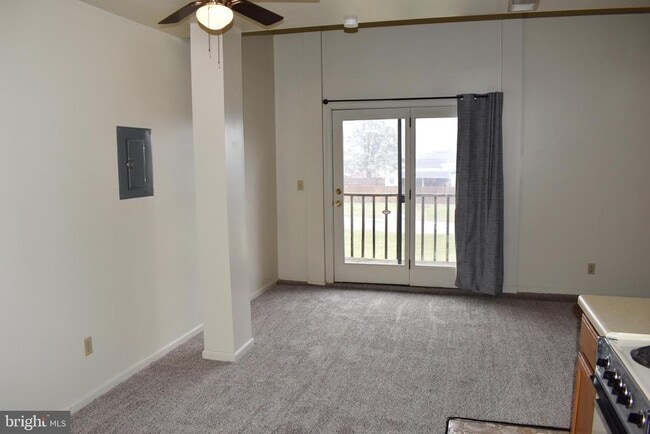 Photo - 1121 Stanley Ave