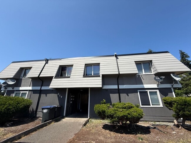 Building Photo - 317 Trailblazer St SE Unit C