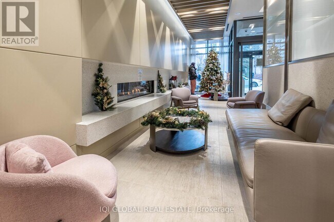 Photo - 19 Western Battery Rd Unit 1918