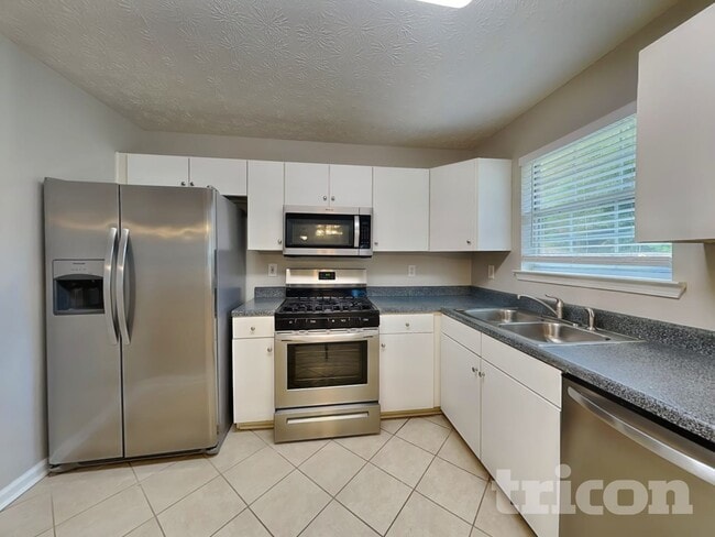 Photo - 717 Overlook Crest