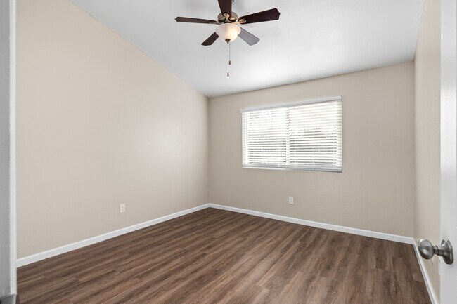 Photo - Menlo Pointe