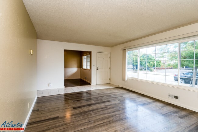 Photo - Williams Way 1030/1032 Unit 1032