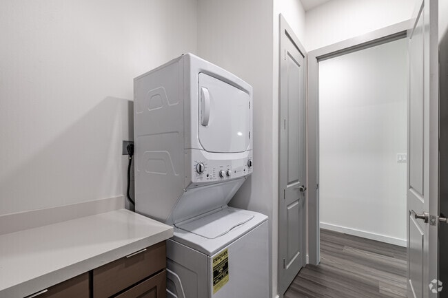 2BR, 2BA - 1,200 SF