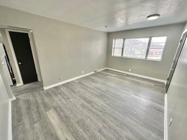 Photo - Fond Du Lac and Townsend Unidad 4203-6