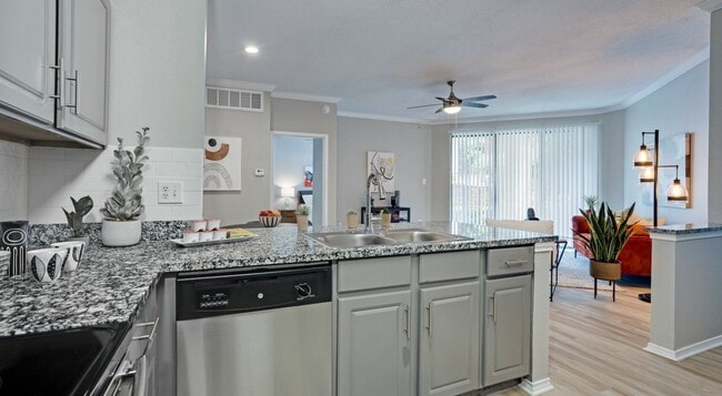 Photo - 14332 Montfort Dr Unit 04203