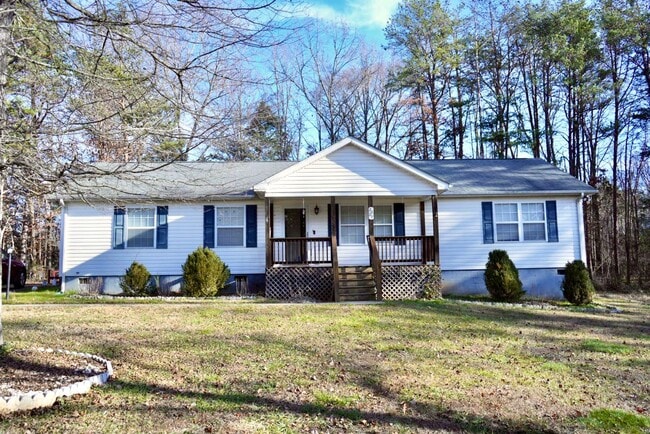 Building Photo - 3 Bedroom House Available Near Gordonsville