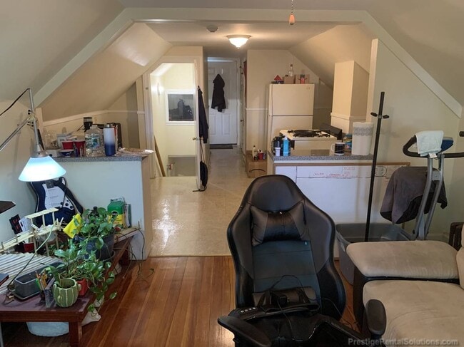 137 Merriam Ave