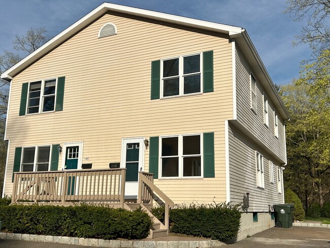 Photo - 145-147-147 Derby Ave Apartment Unit 147