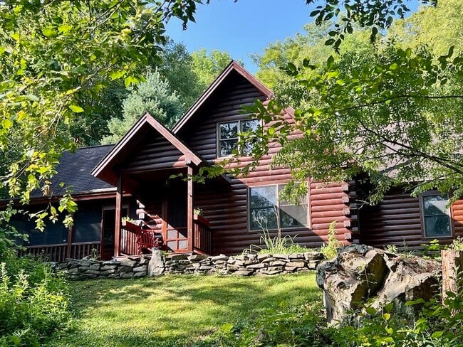 Building Photo - 5451 River Rd Rental