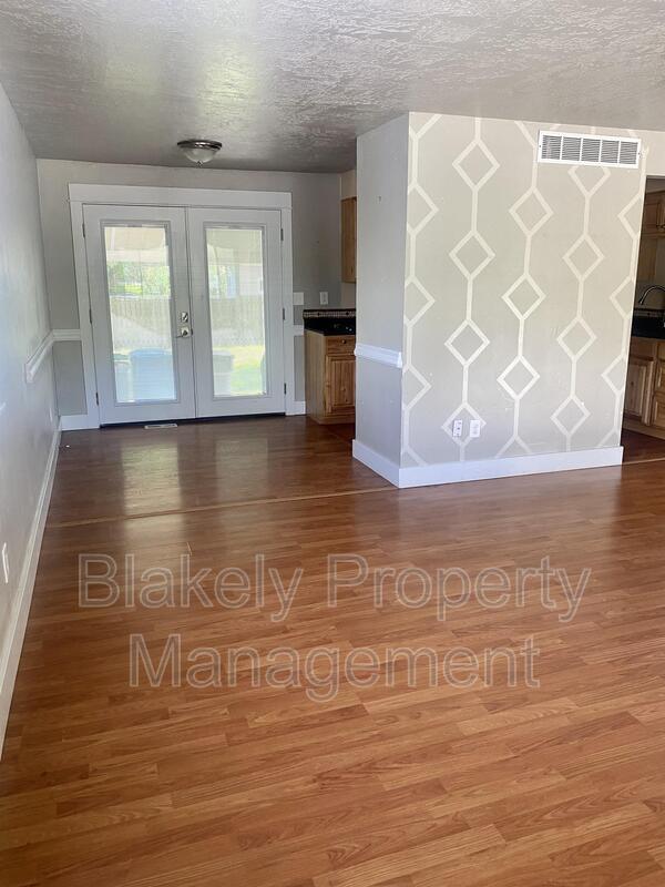 Photo - 1541 Marilyn Cir