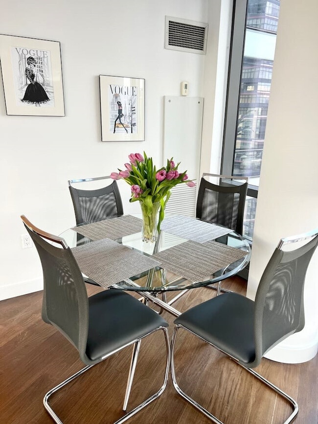 Photo - 1886 Broadway-SI ID1461703P Unit SI ID1461703P