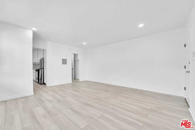 Photo - 926 N Spaulding Ave Unidad 4