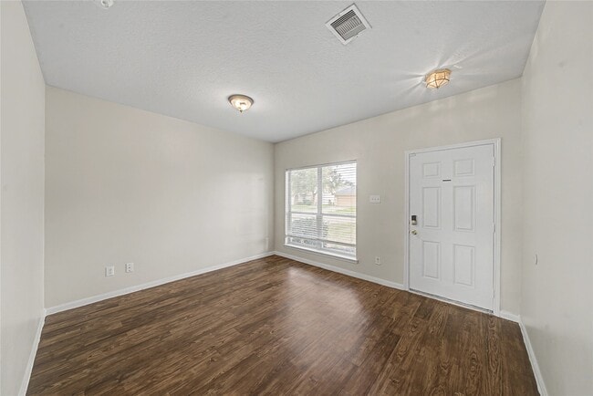 1111 Auburn View Ln
