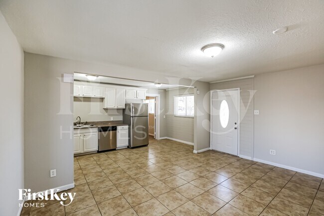 Photo - 2711 W Elm St