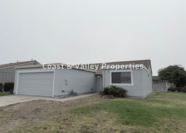 Building Photo - Salinas Home for RENT!!!